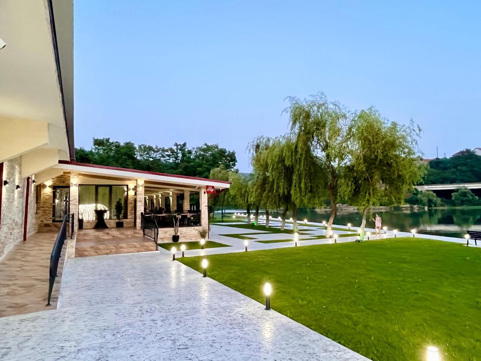 Vega Resort Restaurant & Lodge Orşova Esterno foto