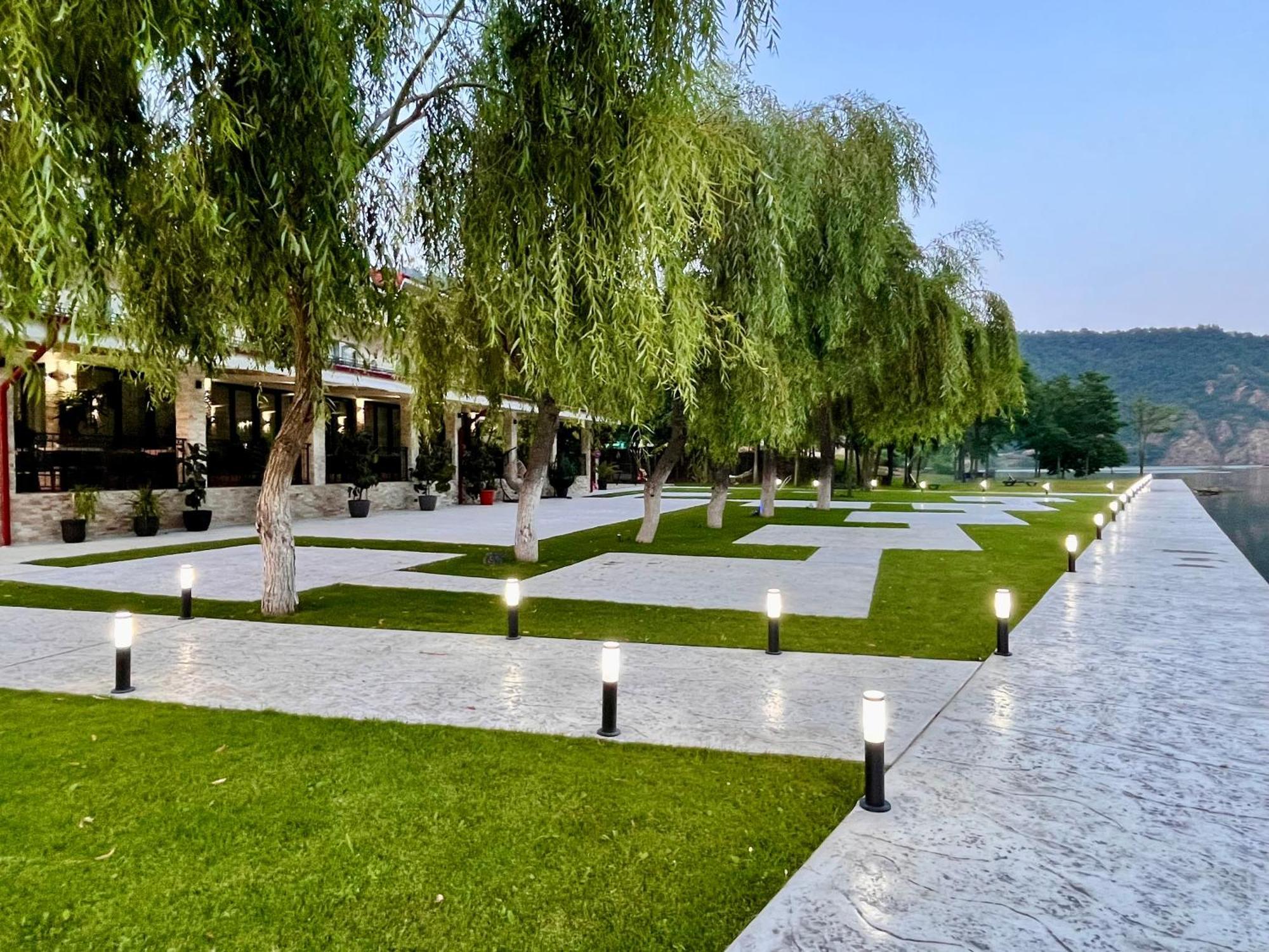 Vega Resort Restaurant & Lodge Orşova Esterno foto