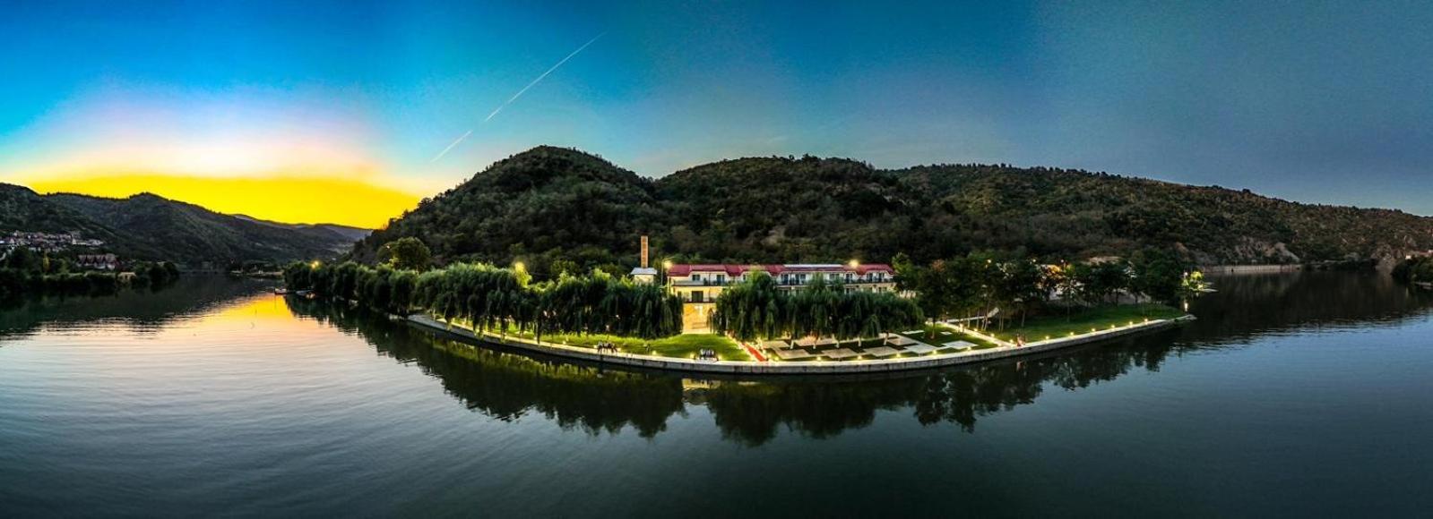 Vega Resort Restaurant & Lodge Orşova Esterno foto