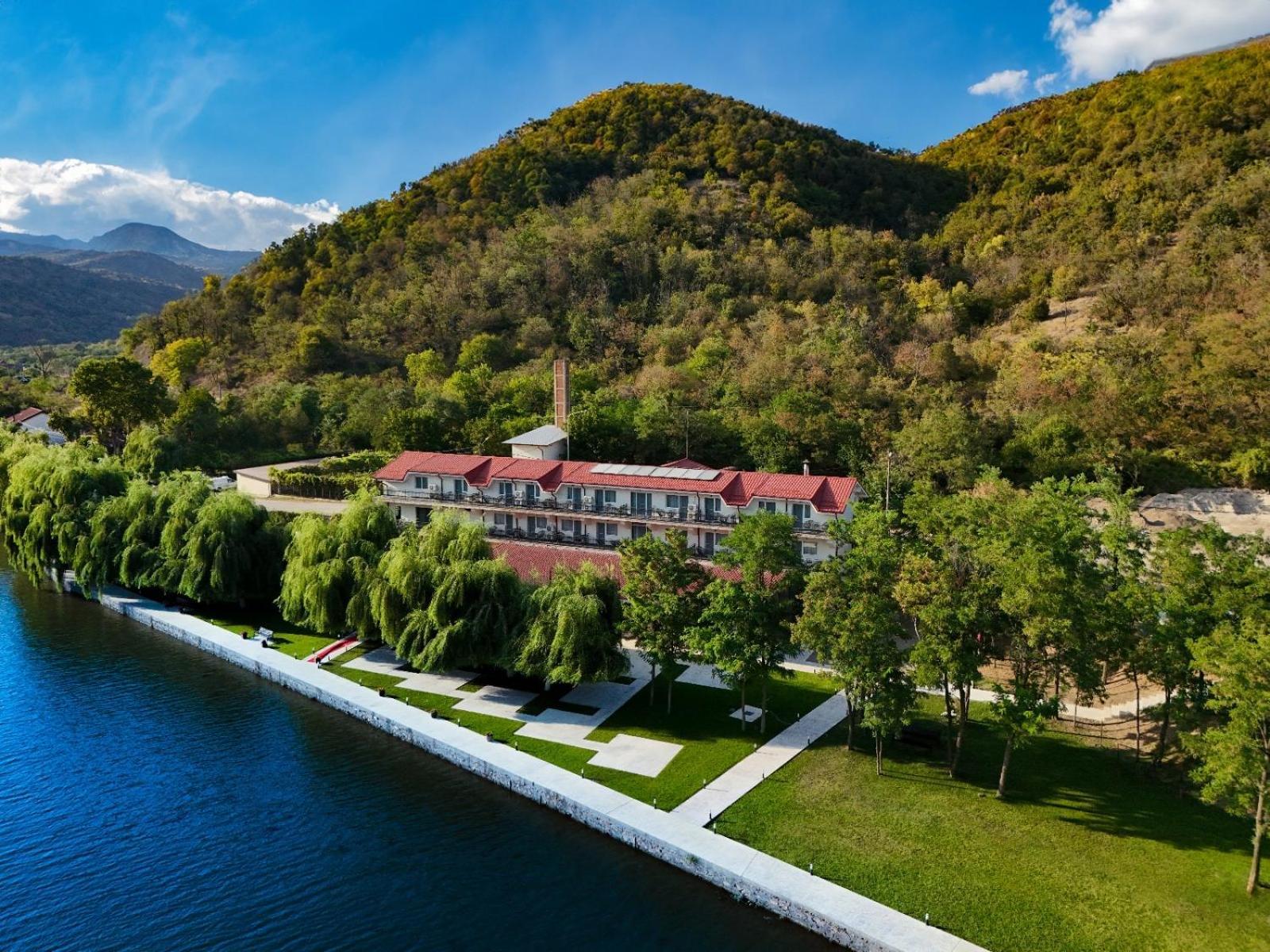 Vega Resort Restaurant & Lodge Orşova Esterno foto